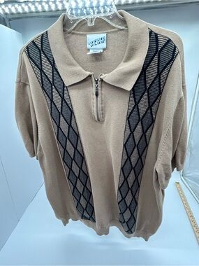 Irvine Park Beige Short-Sleeve Polo Sweater with Black Diamond Panels